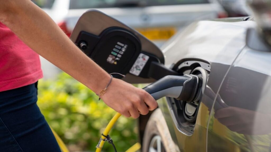 ईवी चार्जिंग की परिभाषा