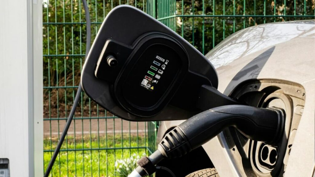 अदानी ईवी चार्जिंग स्टेशन